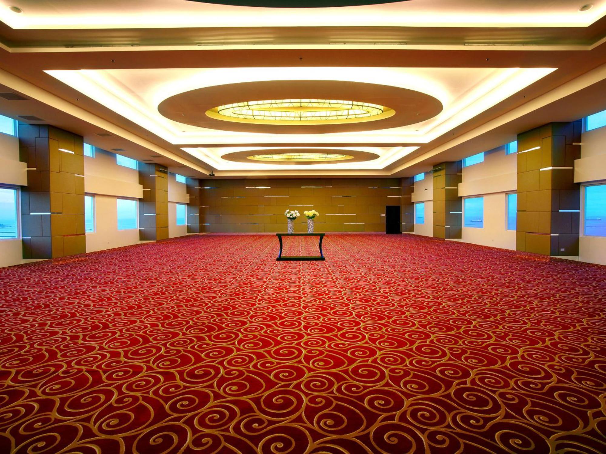 Aston Makassar Hotel & Convention Center Dış mekan fotoğraf