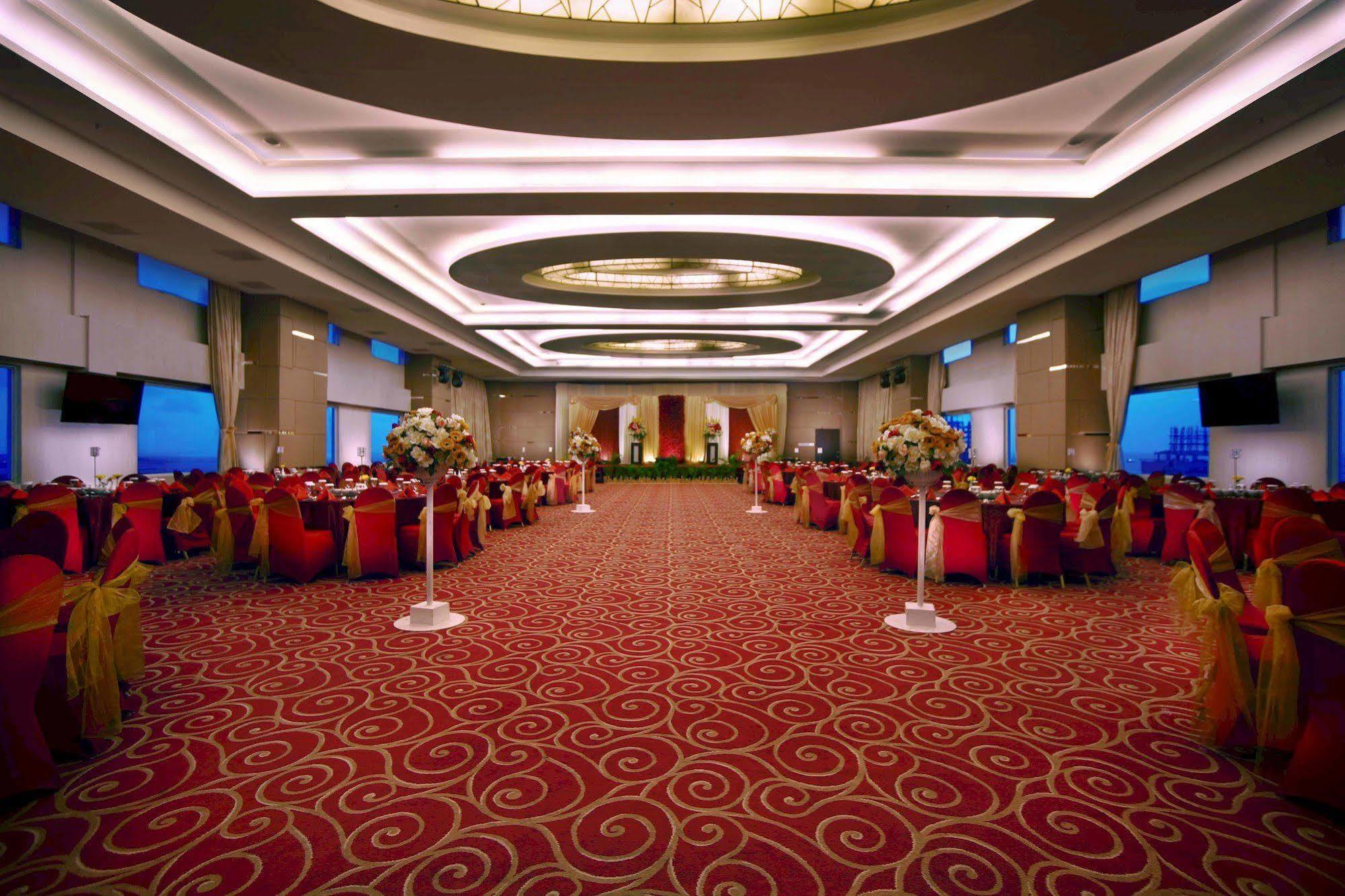 Aston Makassar Hotel & Convention Center Dış mekan fotoğraf